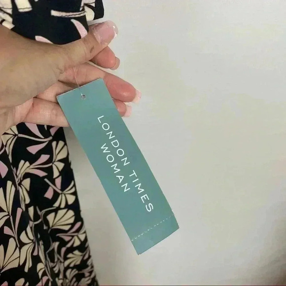 London Times Woman Floral Print Midi Dress Size 22W - Picture 5 of 14